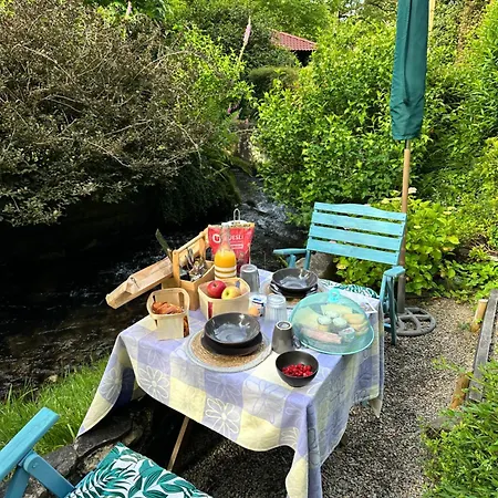 Les Trois Fenetres Bed & Breakfast