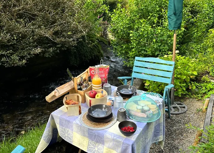 Les Trois Fenetres Bed & Breakfast